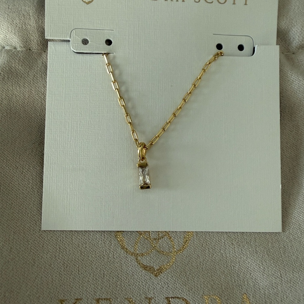 Kendra Scott Phoebe Short Pendant Necklace — NWT!